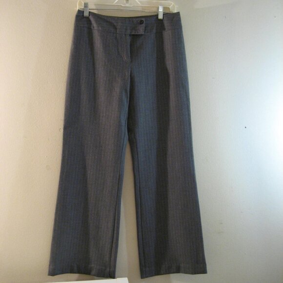 United Colors of Benetton 2 Piece Pin Stripe Pant Suit, Size 42 6P - Picture 9 of 15